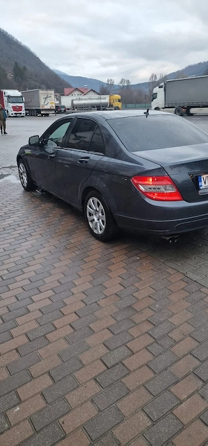 se vinde un C Class  - imagine 3