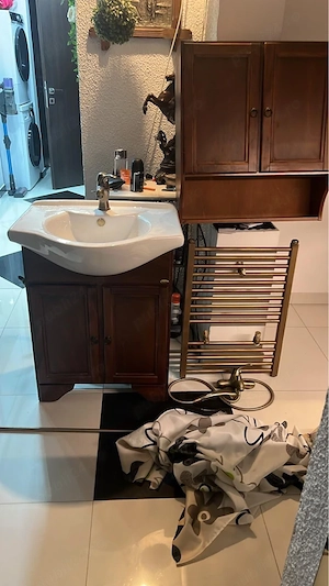 Set Baie Complet Vintage - Mobilier Lemn, Baterii și Calorifer Alamă