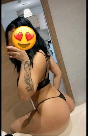 Bruneta slim (disponibila si pentru deplasari )