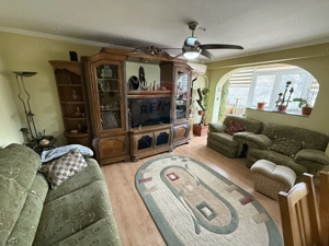 Apartament cu 3 camere de vânzare în Centrul orașului Câmpulung - imagine 3