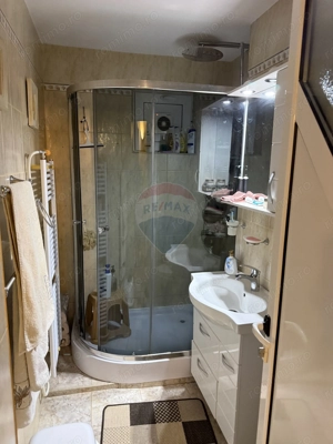 Apartament cu 3 camere de vânzare în Centrul orașului Câmpulung - imagine 2