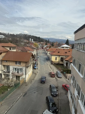 Apartament cu 3 camere de vânzare în Centrul orașului Câmpulung - imagine 7