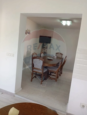 Casă / Vilă cu 7 camere de vânzare - imagine 8