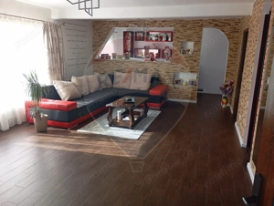 Casă / Vilă cu 7 camere de vânzare - imagine 4