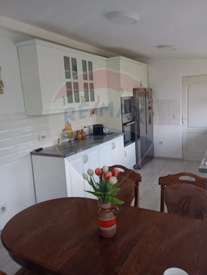 Casă / Vilă cu 7 camere de vânzare - imagine 7