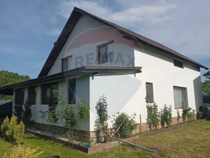 Casă / Vilă cu 7 camere de vânzare - imagine 2