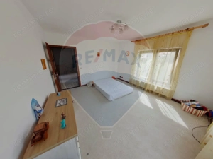 Vilă cu 6 camere de vânzare, strada Făget. - imagine 11