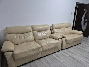 Vand set canapele si un fotoliu de piele