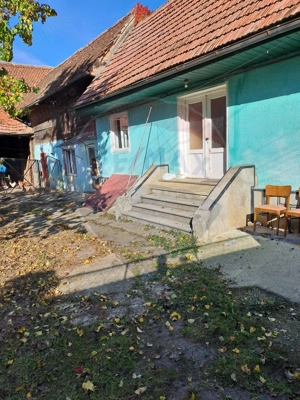 Casă / Vilă de renovat cu doua fronturi stradale