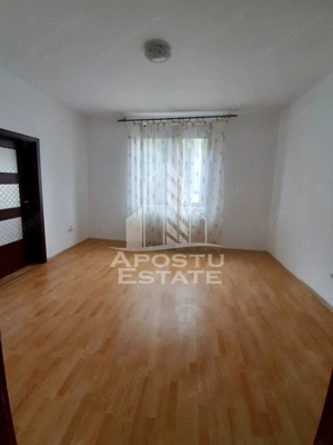 Casa individuala, zona Parneava - imagine 2