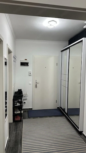 Proprietar vând apartament complet mobilat și utilat. 