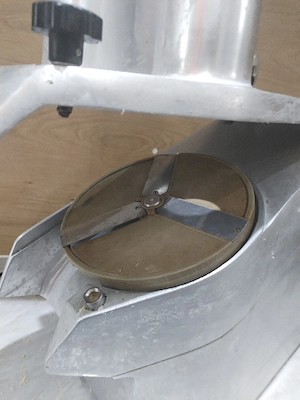 Masina tocat legume, mozzarela 