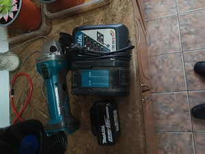 Vind polizor unghiular cu acumulator și statie de incarcare