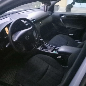  Mercedes-Benz C220 CDI  - imagine 4