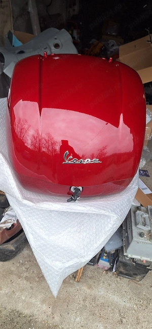 topcase portbagaj cutie piaggio vespa gts - imagine 2