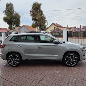 Skoda Karoq Sport Line DSG Automat 1.5 benzina 150CP Nardo Grey Cockpit Panoramic LED 07.2020 - imagine 2