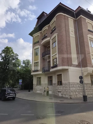 Apartament renovat complet situat in zona ultracentrala in cladire istorica - imagine 2