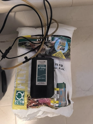 Acvariu cu accesorii 