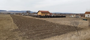 De vanzare teren intravilan in Podul Olt-Harman suprafata 5500 mp - imagine 3