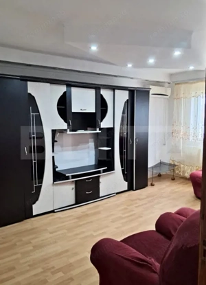 Apartament 2 camere decomandat cu balcon – zonă centrală liniștită Găești - imagine 2