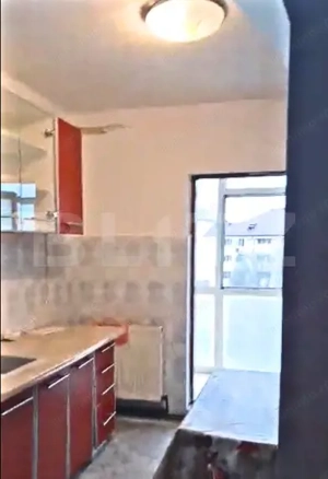 Apartament 2 camere decomandat cu balcon – zonă centrală liniștită Găești - imagine 4