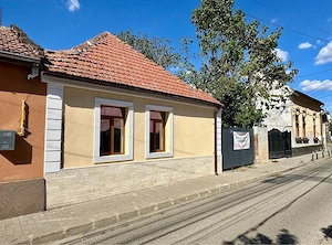  8 Casa individuala cu curte de inchiriat direct de la proprietar comision 0 Zona Complexul Studente