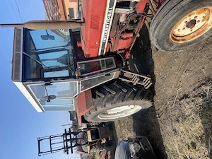 Tractoare de vânzare  2 buc Fiat 450 și IH 855 S - imagine 6