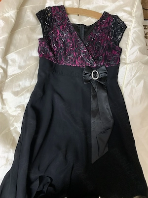 vand 2 rochii de gala marime 44-46 