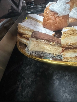 prajituri asortate si tort de casa  - imagine 4