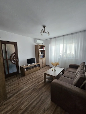 Garsoniera de vanzare, Rovine