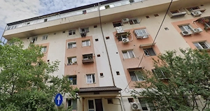 Garsoniera Titan Bd.1 Decembrie 1918 Auchan 15 mp Bloc anvelopat!