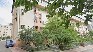 Garsoniera Titan Bd.1 Decembrie 1918 Auchan 15 mp Bloc anvelopat! - imagine 2