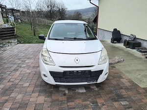 Dezmembrez Renault Clio 3 an 2011 - imagine 5