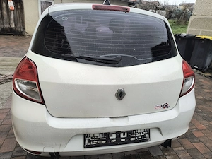 Dezmembrez Renault Clio 3 an 2011 - imagine 4