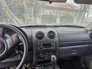 vand sau dezmembrez jeep cherokee