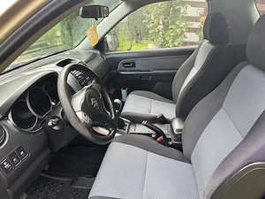 Vind sau schimb două auto 4x4 pe un auto 4x4 de teren  - imagine 5