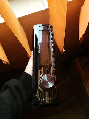 Vand Player auto Pioner deh 1500 ubg 