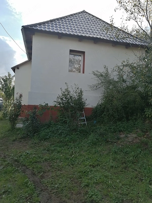 PF- Casa renovata situata pe E81 ideala pentru o familie tanara ,familie seniori sau casa de vacanta