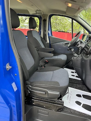 vand opel vivaro EcoFlex cu 6 locuri si duba maxim de lung an 2015 - imagine 7