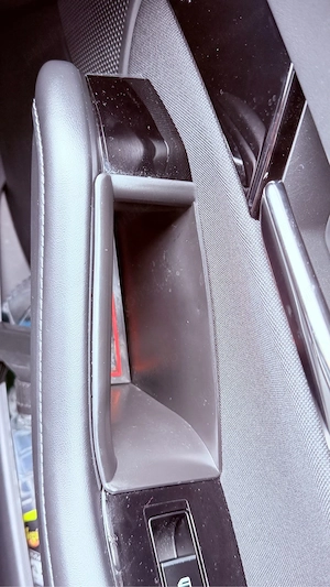 Cutii depozitare portiera Mazda 3 si CX-30 - imagine 2