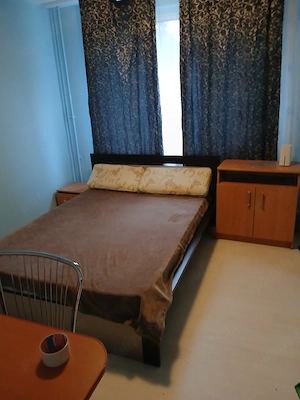 Închiriez apartament 2 camere, decomandat