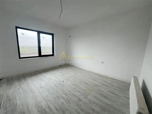 Vila Individuala - 4 camere - 2 bai - beci- 375mp teren - imagine 10