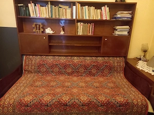 Canapea cu biblioraft