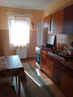 Apartament 4 camere ,2 bai ,etaj 4  4 zona Gemenii - imagine 4