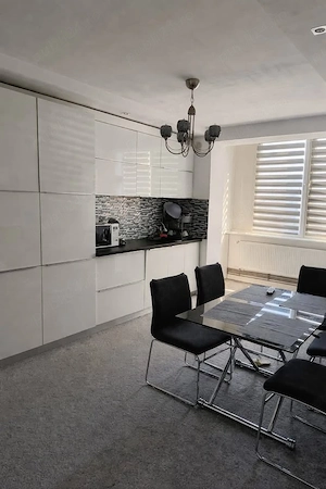 Apart.3 cam ultracentral - McDonald's - imagine 6