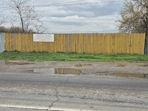 Teren de vânzare sau închiriere 