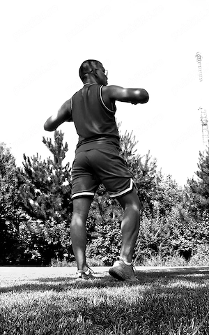 Barbat Masiv 40  Dotat Versatil cu Experienta,  disponibil și pentru Deplasari!