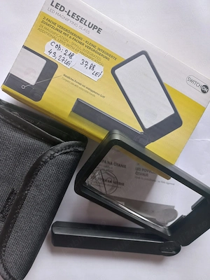 Lupă de citit cu led şi lentilă acrilică robustă 