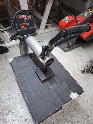 Utilaje și echipamente confecții textile 