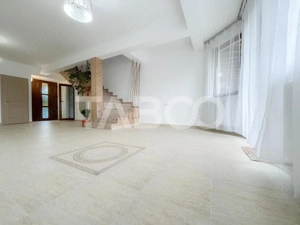 Unitate duplex de inchirat 6 camere curte individuala zona Buna Ziua